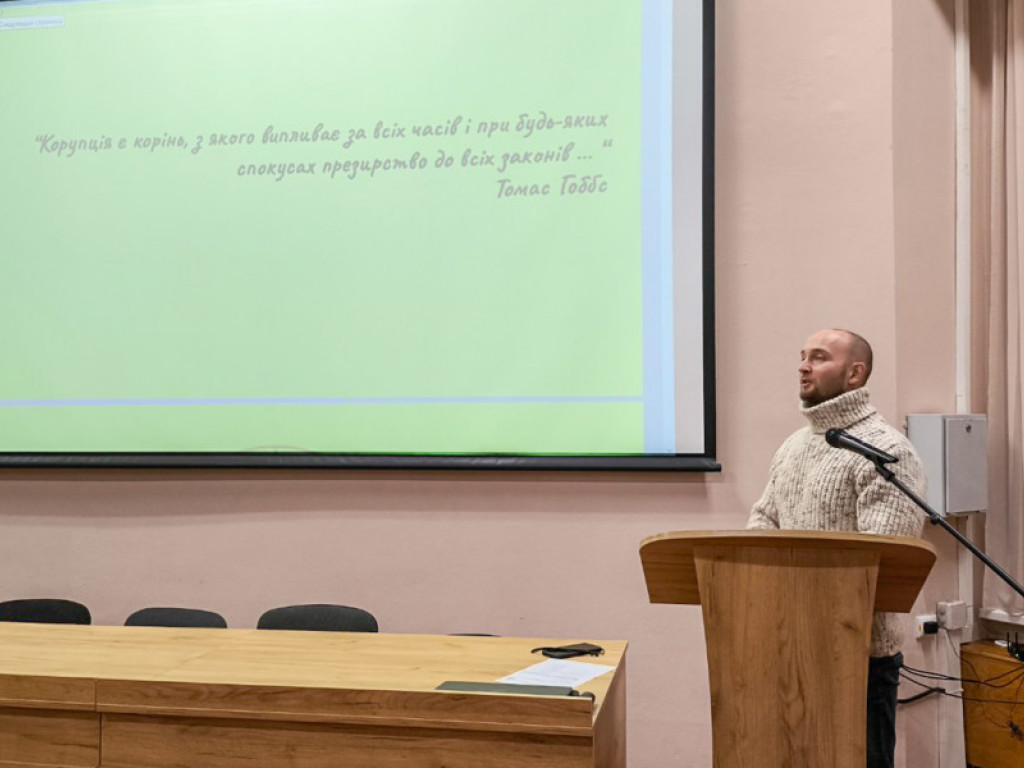 Круглий стіл був присвячений темі "Академічна доброчесність і медицина" / Round Table Discussion on "Academic Integrity and Medicine"