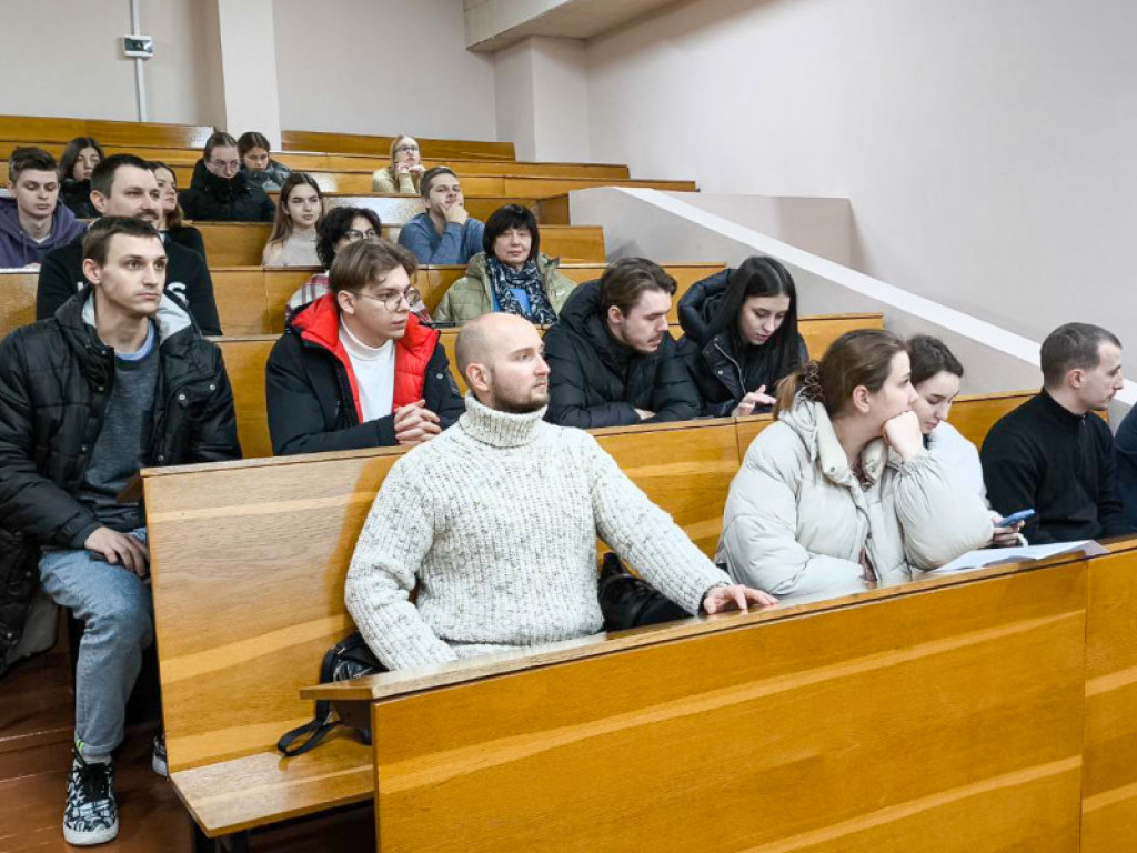 Круглий стіл був присвячений темі "Академічна доброчесність і медицина" / Round Table Discussion on "Academic Integrity and Medicine"