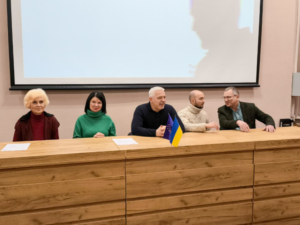 Круглий стіл був присвячений темі "Академічна доброчесність і медицина" / Round Table Discussion on "Academic Integrity and Medicine"