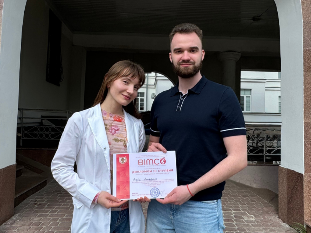 Студент ПДМУ здобув диплом III ступеня на BIMCO 2026 за дослідження гемофтальму при вибуховій травмі