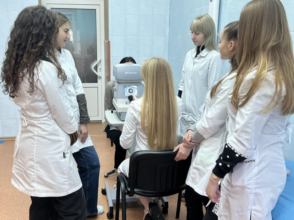 Майстер-клас з практичними навичками по різноманітних методах підбору інтраокулярних лінз