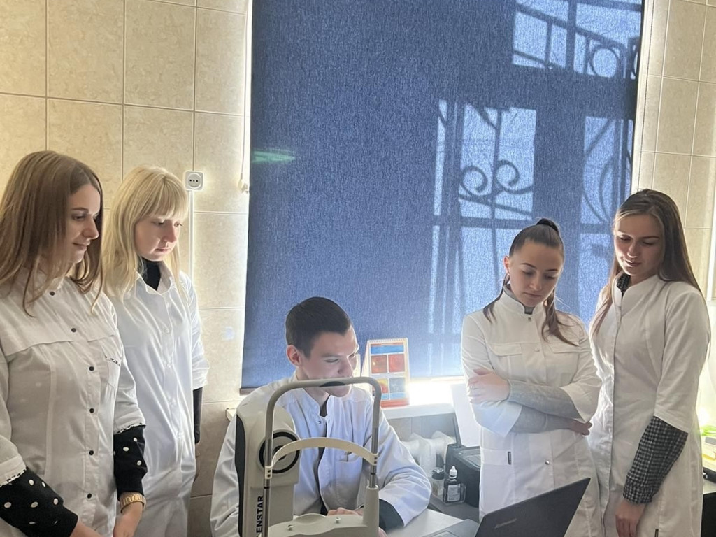 Майстер-клас з практичними навичками по різноманітних методах підбору інтраокулярних лінз